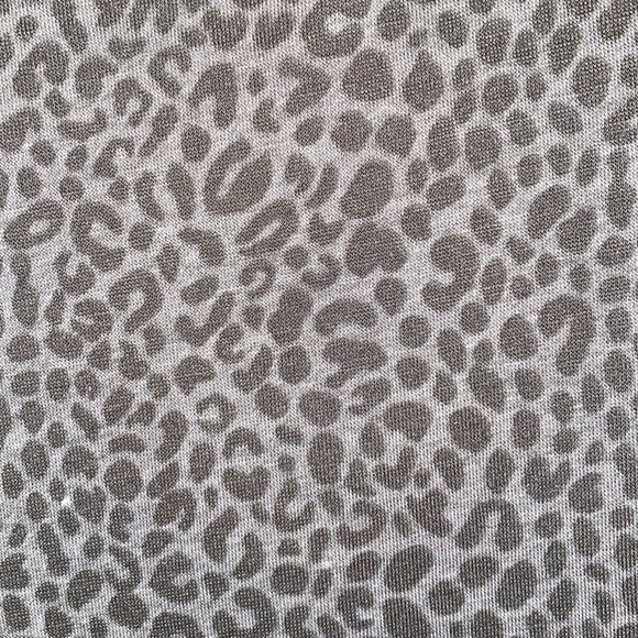 Animal print sleeveless blouse - Picture 2 of 6